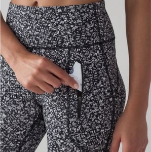 Lululemon Invigorate 7/8 Tight Size 4